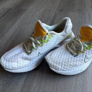 nike womans reniewd ride size 7.5